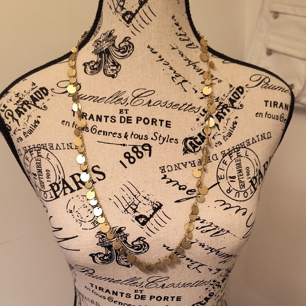 Elegant Gold Disc Necklace